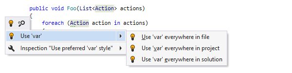 'var' キーワードを使用した明示的な型の置換